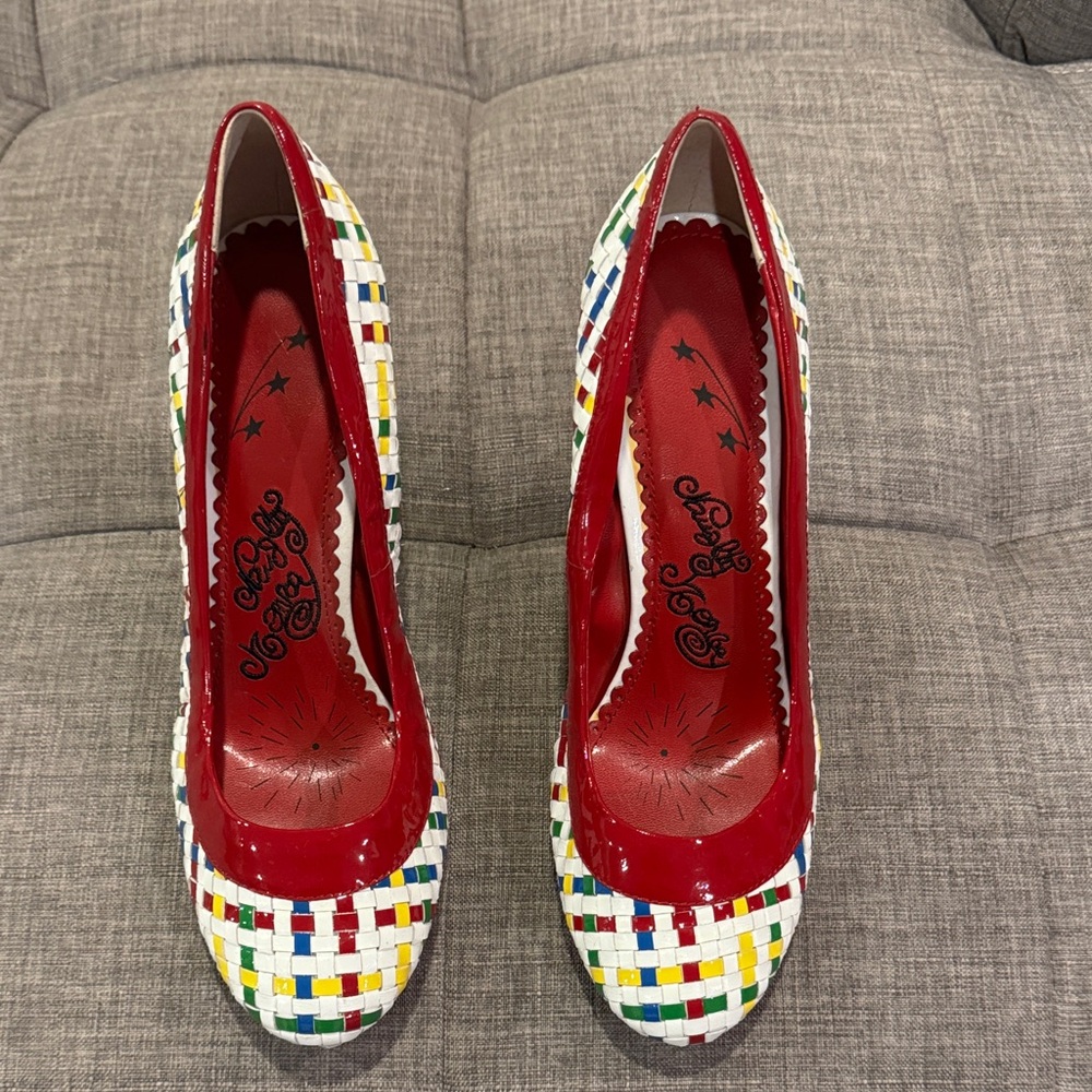 naughty monkey Red Multicolor Woven Patent Leather Pumps